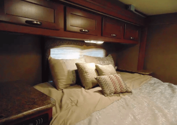 2015 Thor Motor Coach 28F Class C