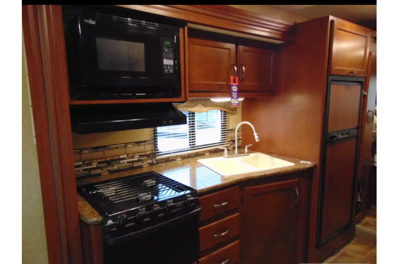 2015 Thor Motor Coach 28F Class C