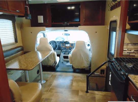 2015 Thor Motor Coach 28F Class C