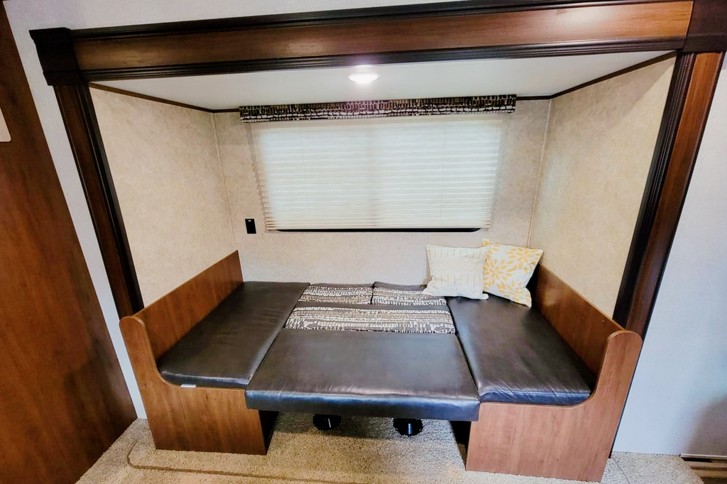 Bunks☆slide out☆Outdoor Kitchen