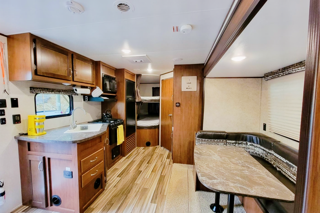 Bunks☆slide out☆Outdoor Kitchen