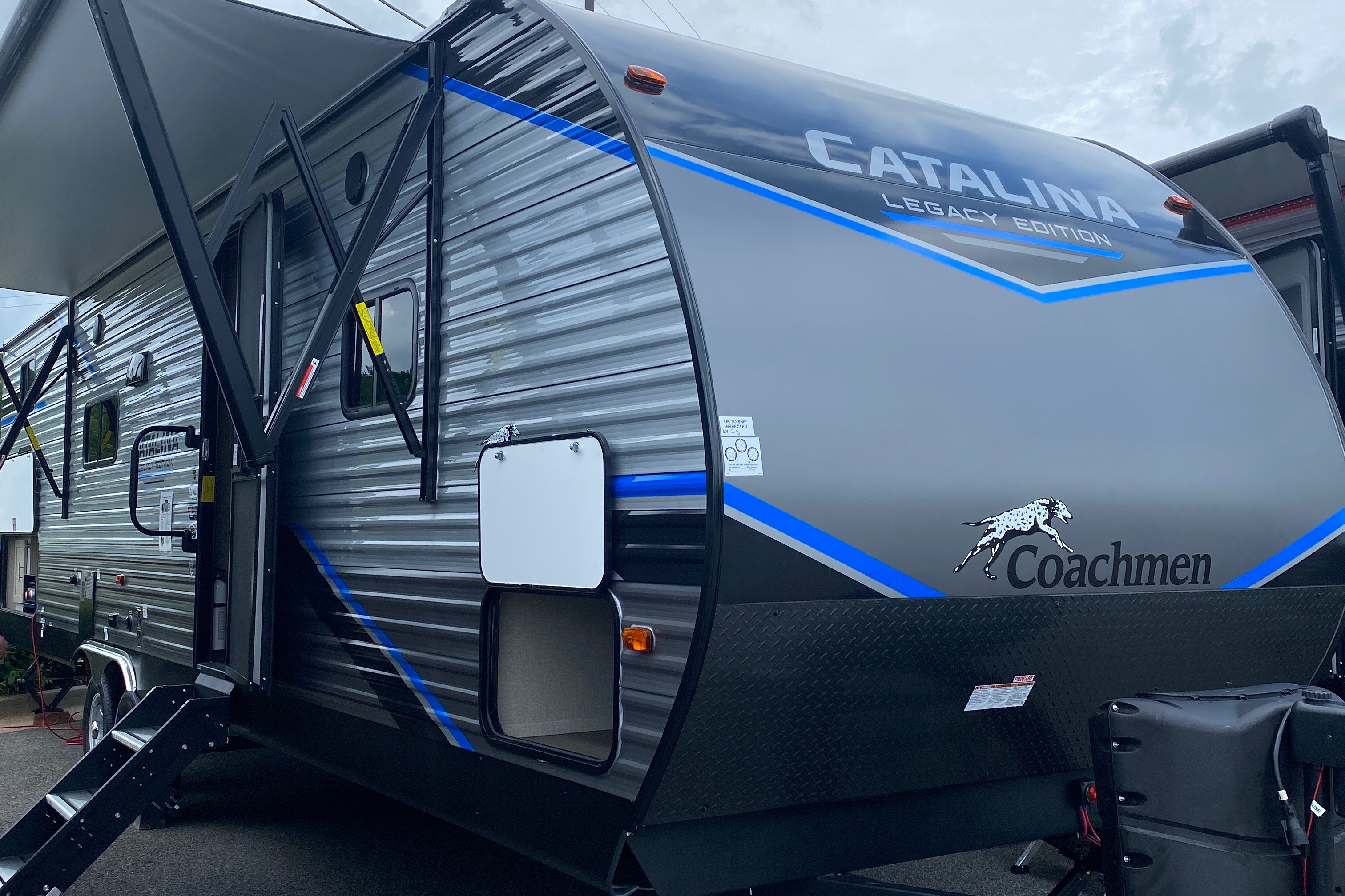 “Dahlilah” - Coachmen Catalina Legacy 303QBCK Travel Trailer
