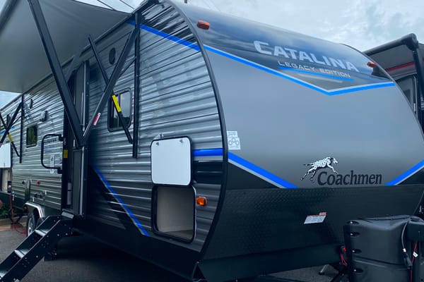 “Dahlilah” - Coachmen Catalina Legacy 303QBCK Travel Trailer