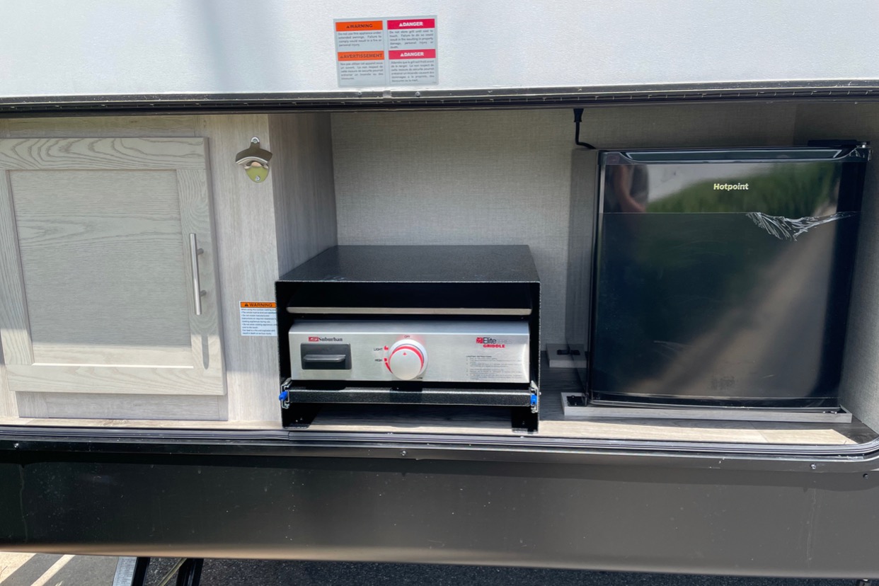 “Dahlilah” - Coachmen Catalina Legacy 303QBCK Travel Trailer