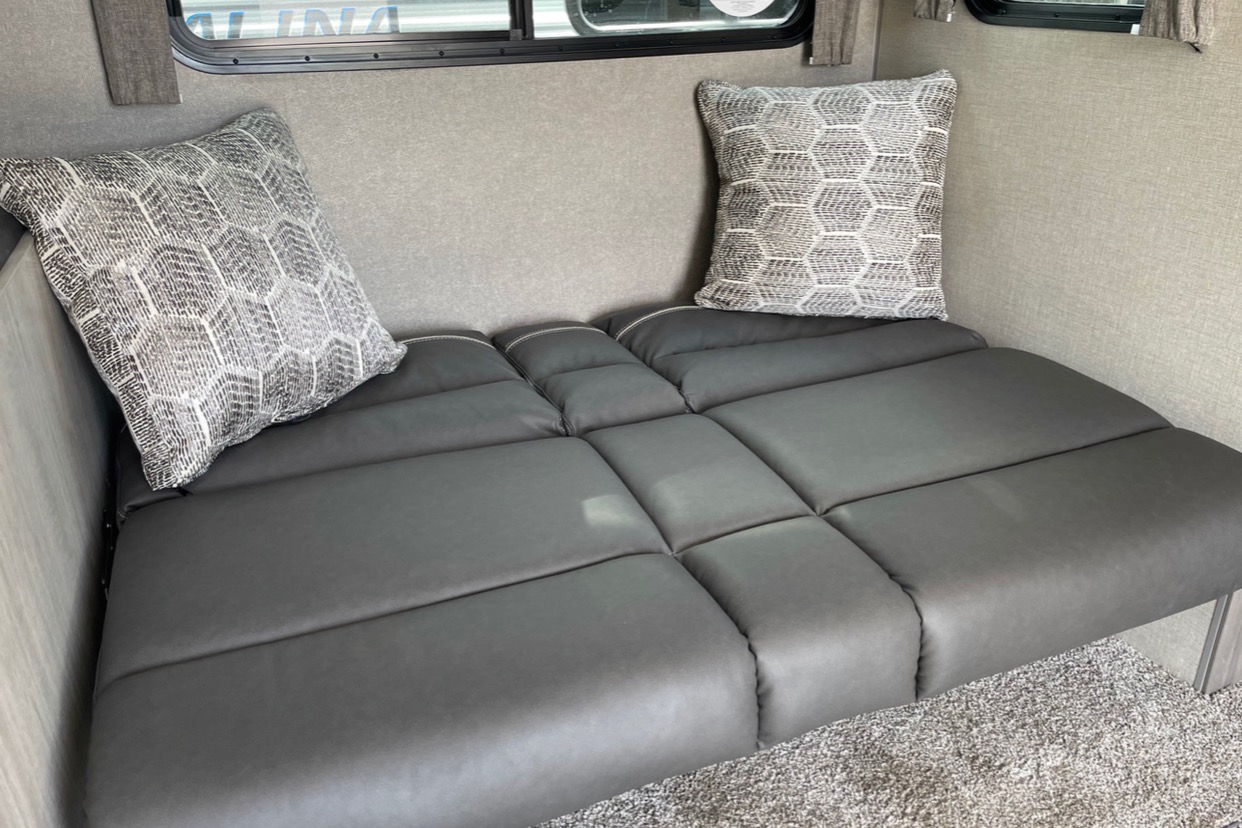 “Dahlilah” - Coachmen Catalina Legacy 303QBCK Travel Trailer