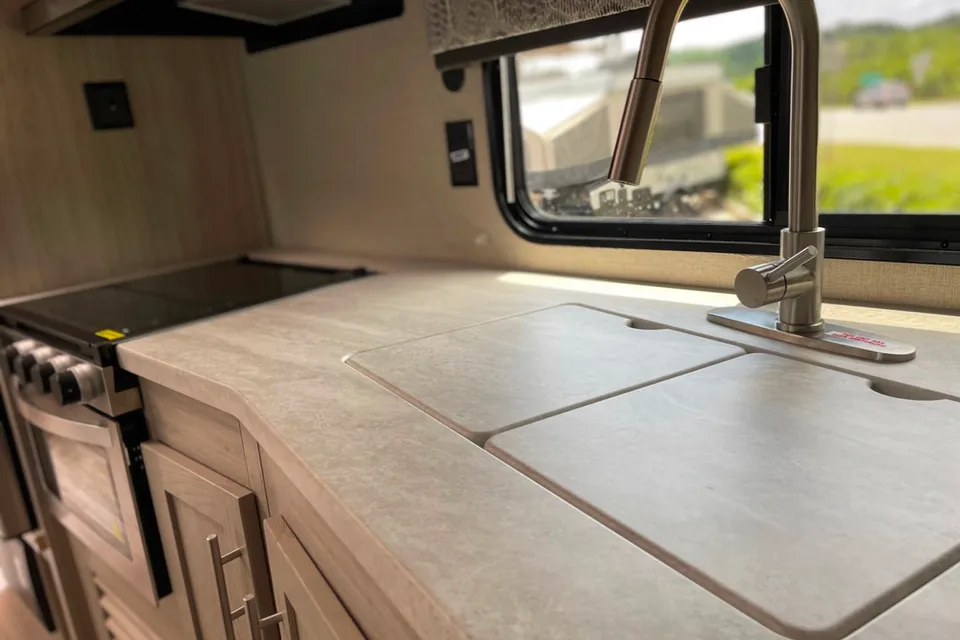 “Dahlilah” - Coachmen Catalina Legacy 303QBCK Travel Trailer