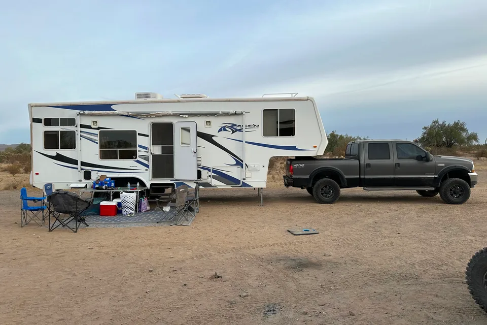 Matthew's Ragen Falcon 3005 Fifth Wheel