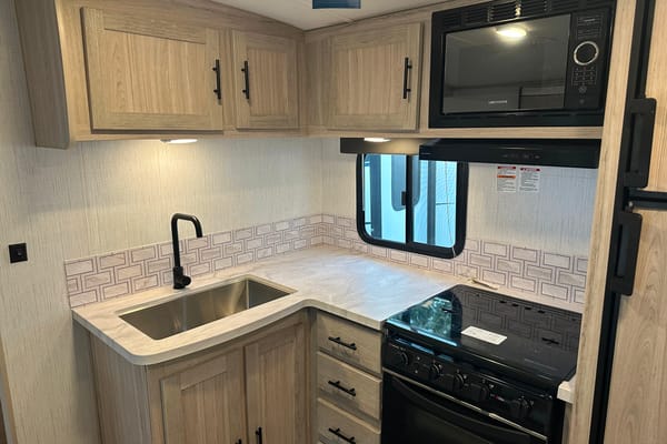 GM's Cruiser RV Shadow Cruiser 277BHS Travel Trailer