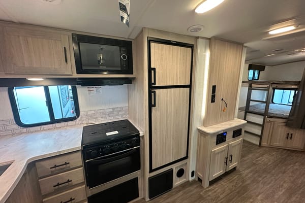 GM's Cruiser RV Shadow Cruiser 277BHS Travel Trailer