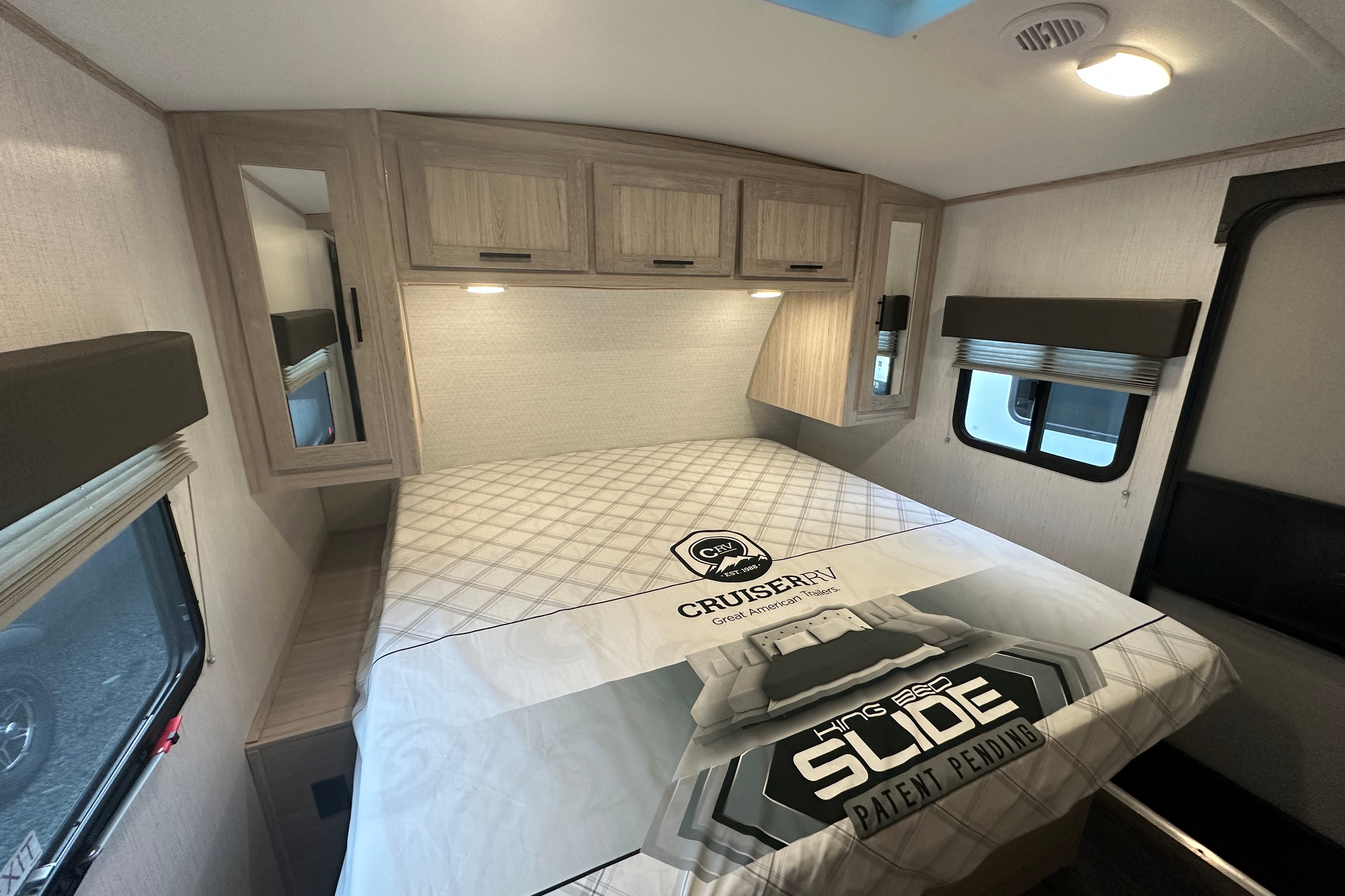 GM's Cruiser RV Shadow Cruiser 277BHS Travel Trailer