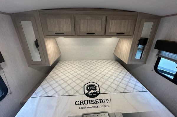 GM's Cruiser RV Shadow Cruiser 277BHS Travel Trailer