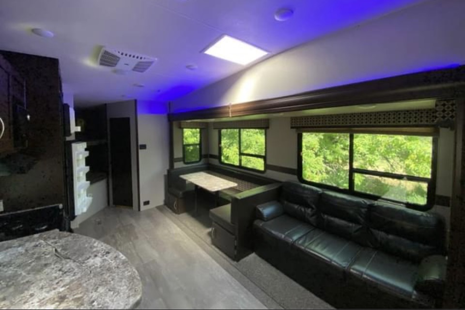 Sportsmen 281bhk Fifth Wheel