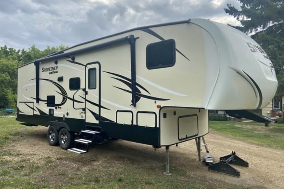 Sportsmen 281bhk Fifth Wheel