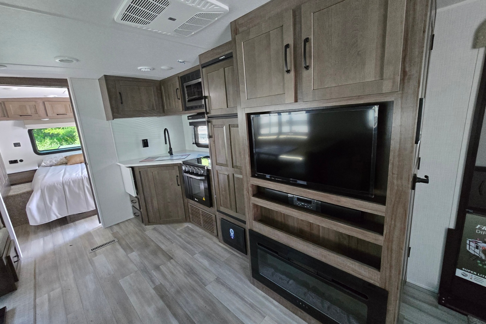 Luxury RV - perfect for equestrians/snowbirds