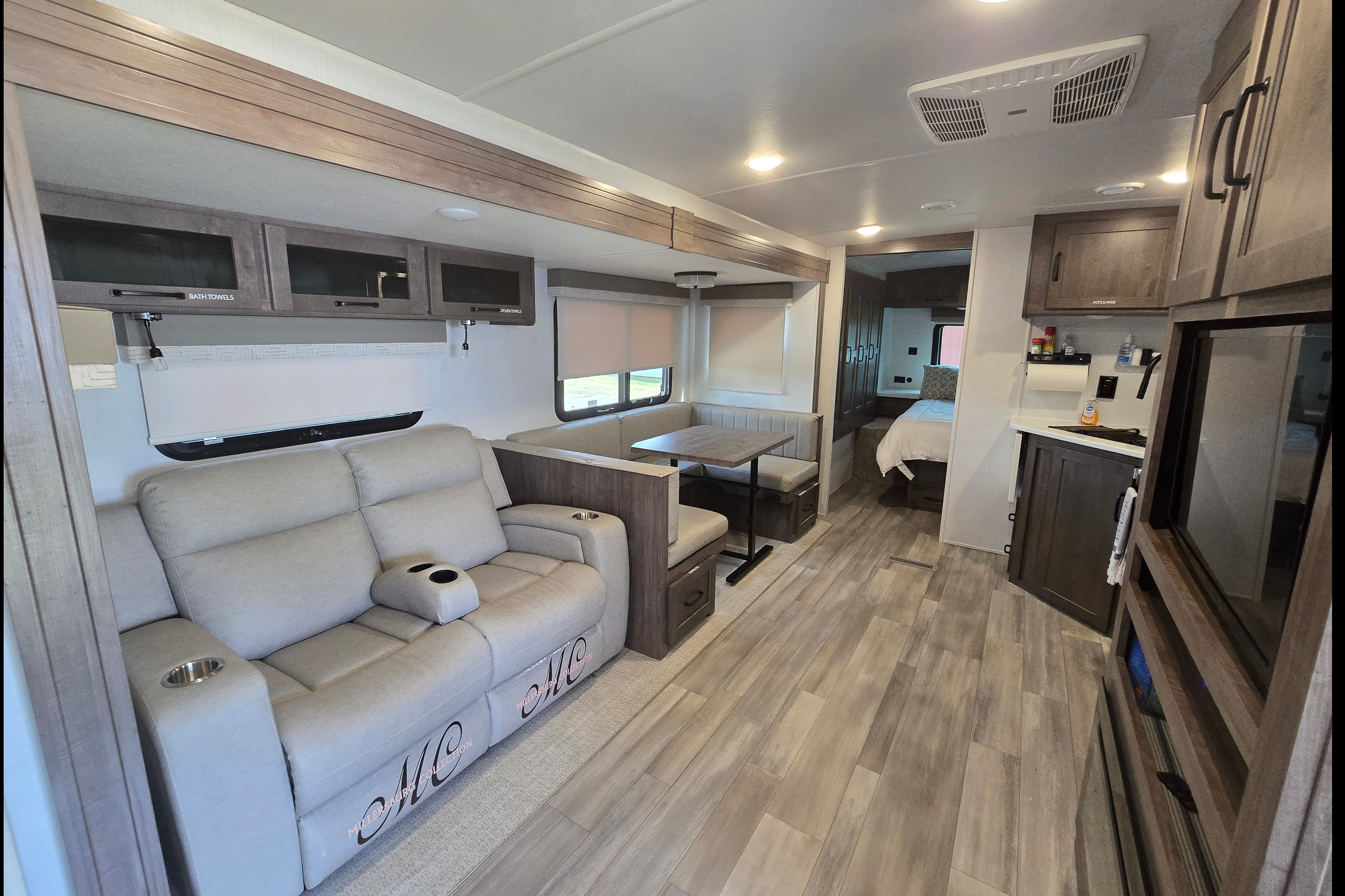 Luxury RV - perfect for equestrians/snowbirds