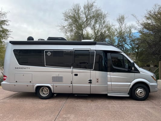 Vincent's Leisure Travel Vans 2019 Class B