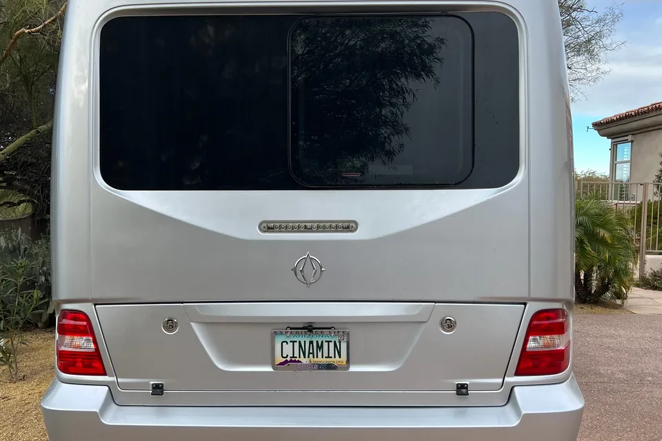 Vincent's Leisure Travel Vans 2019 Class B