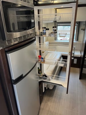 Vincent's Leisure Travel Vans 2019 Class B