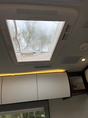 Vincent's Leisure Travel Vans 2019 Class B