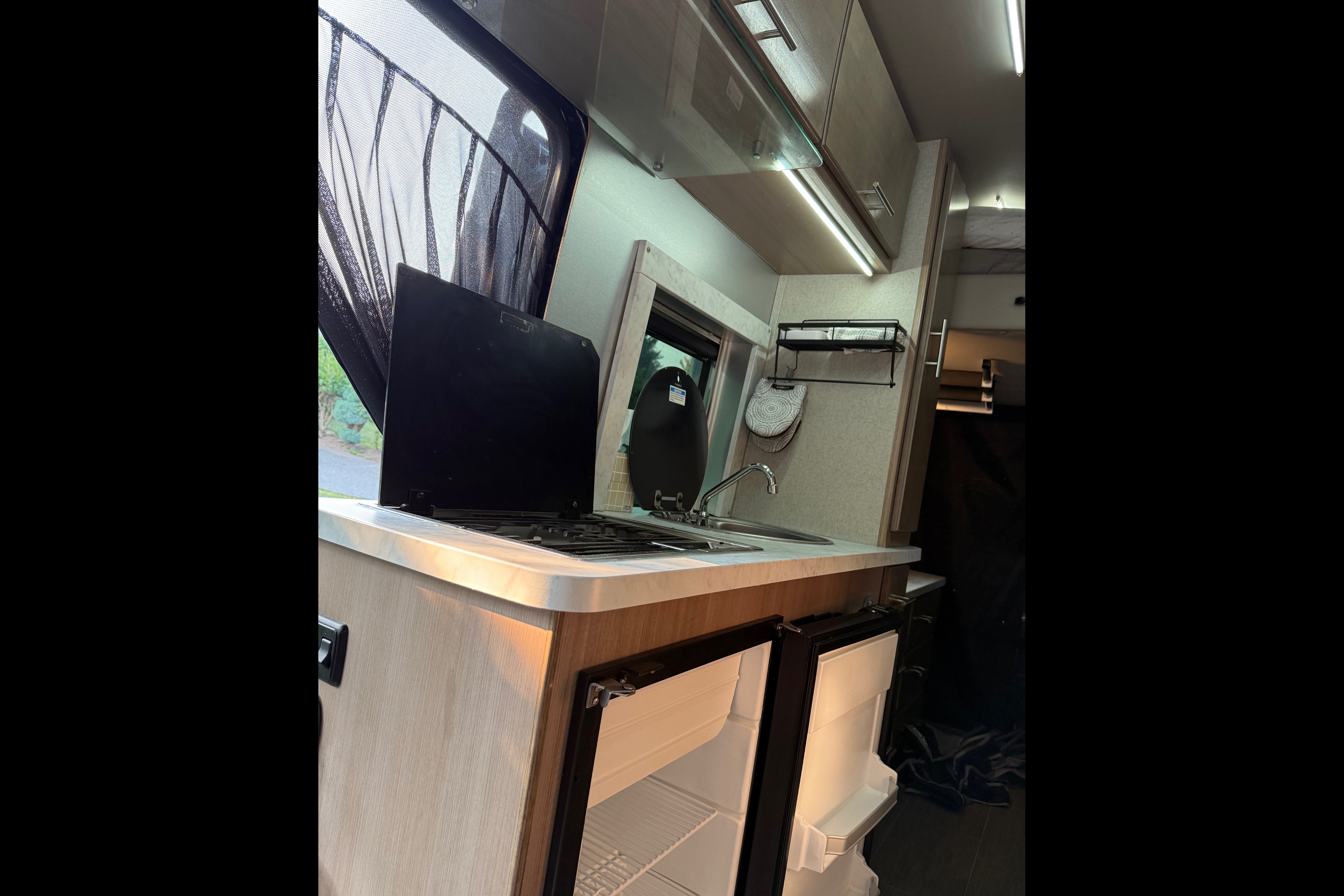 Emma 's 2021 Ford Transit 21ft  Campervan