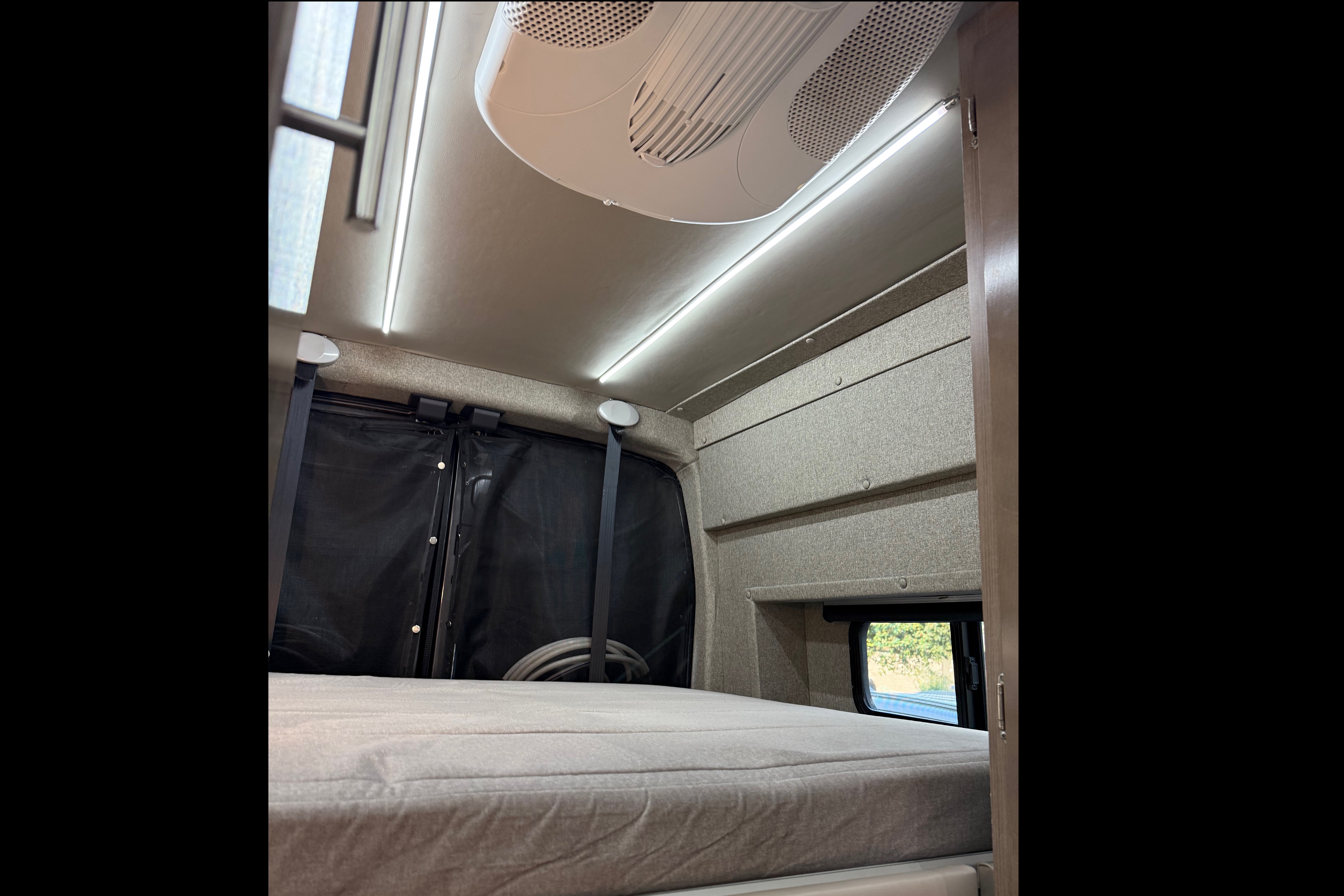 Emma 's 2021 Ford Transit 21ft  Campervan