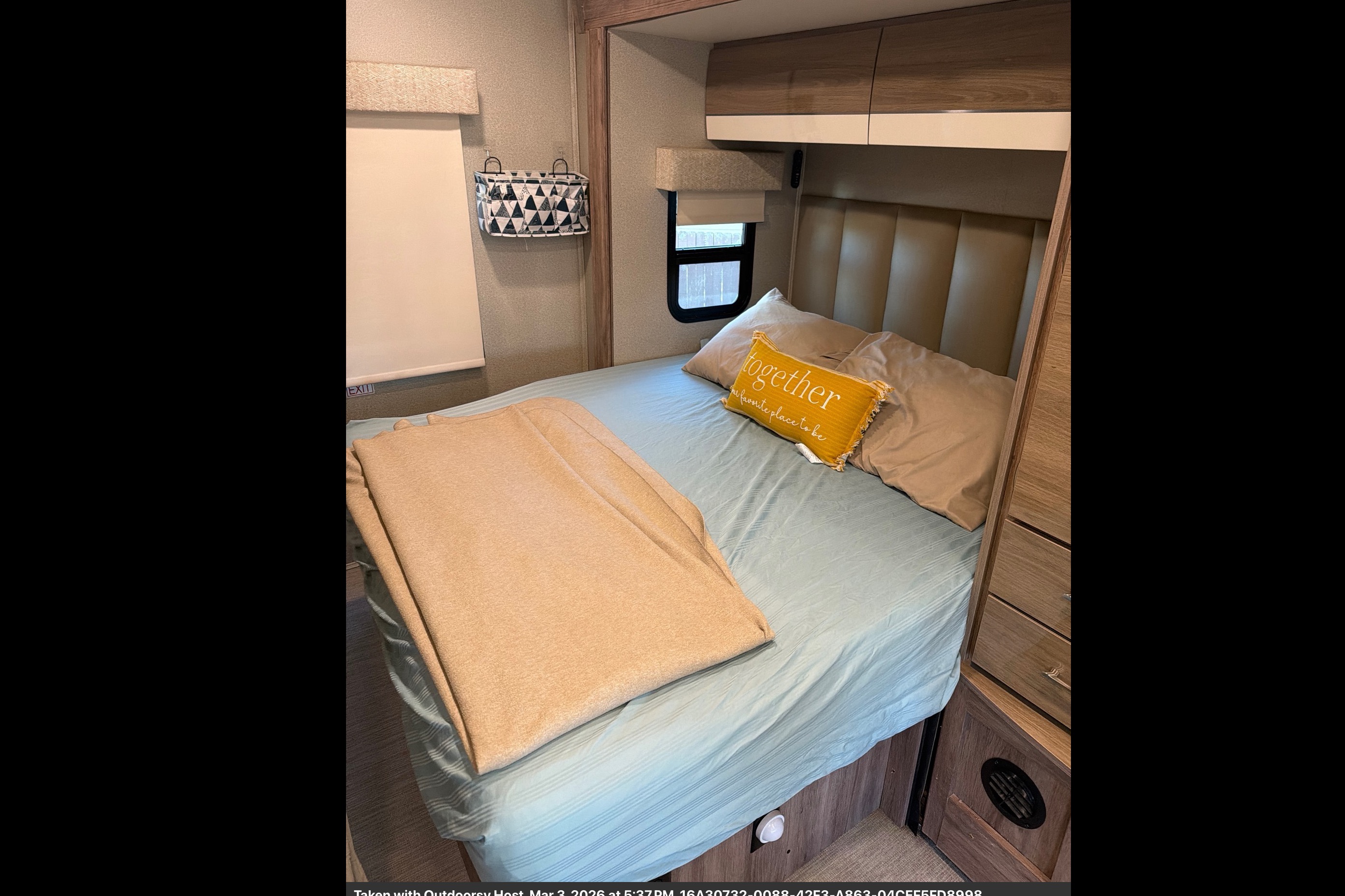 Conrad's Entegra Coach 24 Qwest L Class C