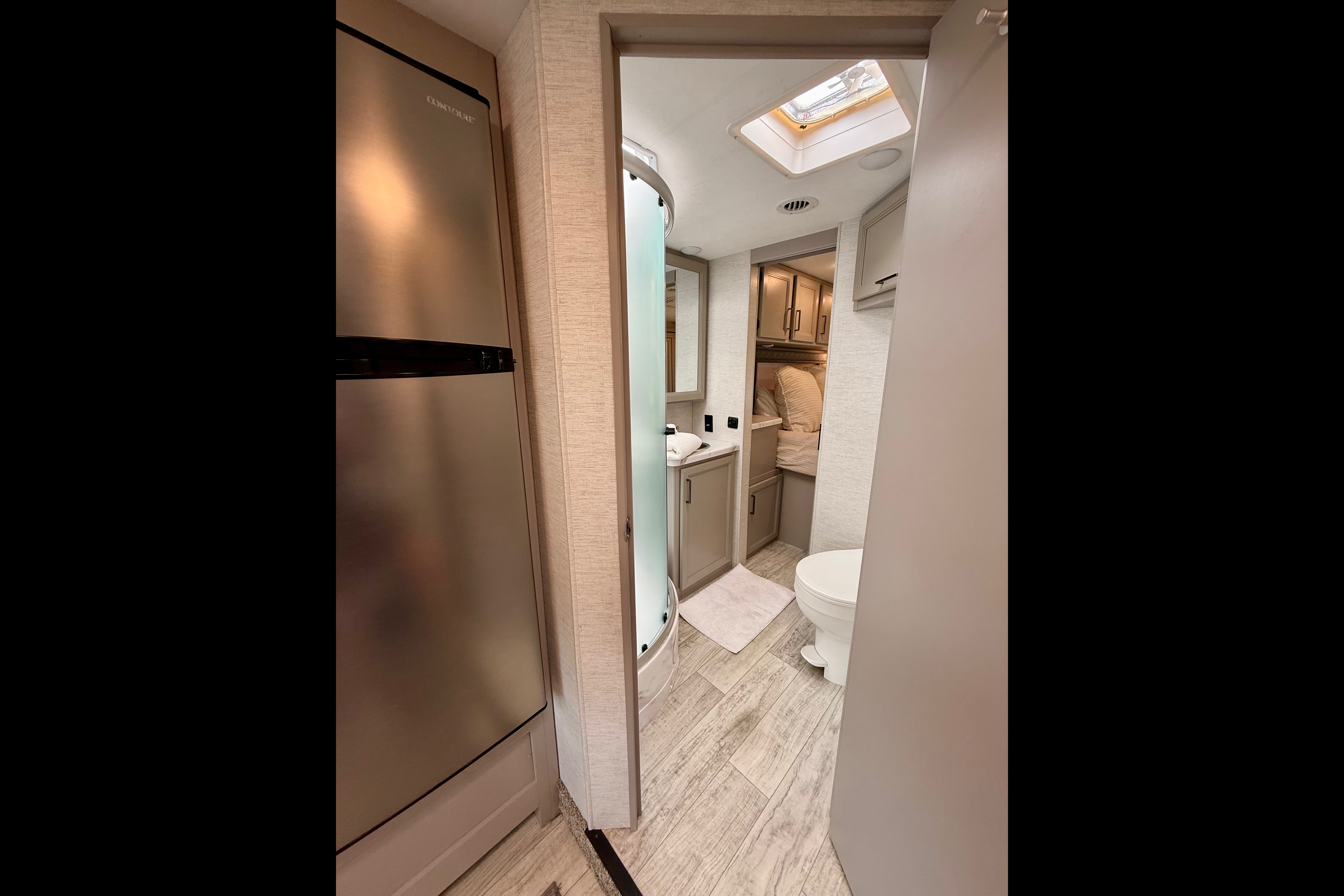 Convenience Rv's Chateau 31EV