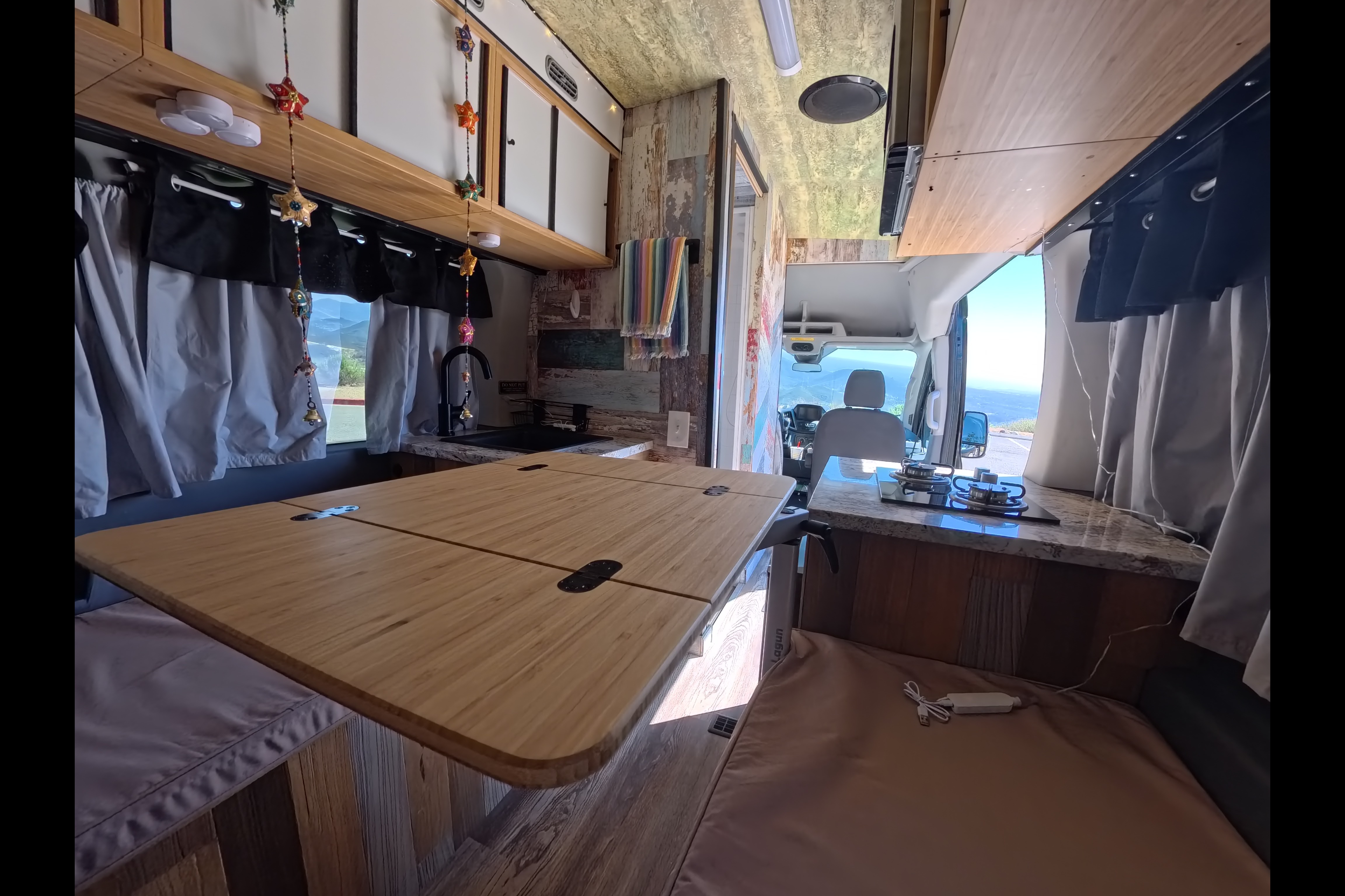 Cliff Lite - Your California Getaway | Fully Stocked Kitchen & Camping