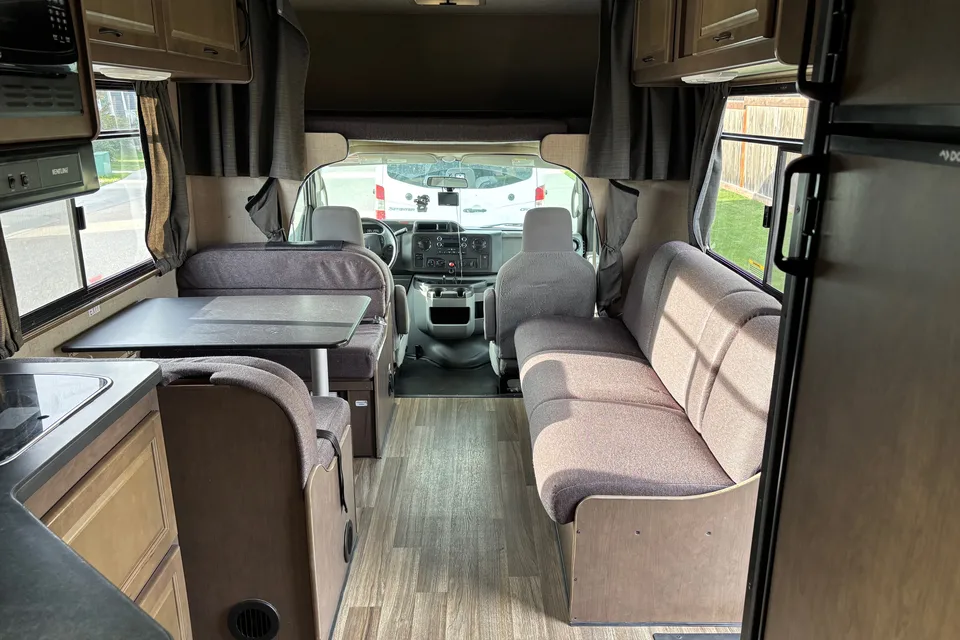 Maurice's 2017 Thor Majestic 28A Thor Majestic 28A Class C