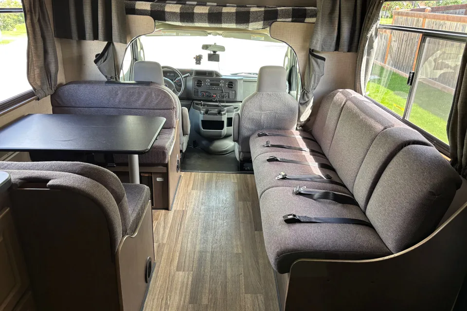 Maurice's 2017 Thor Majestic 28A Thor Majestic 28A Class C