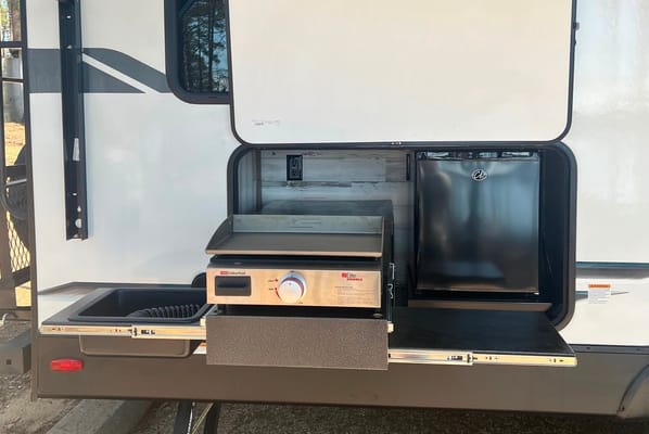 Forest River Surveyor Legend 246BHLE Travel Trailer