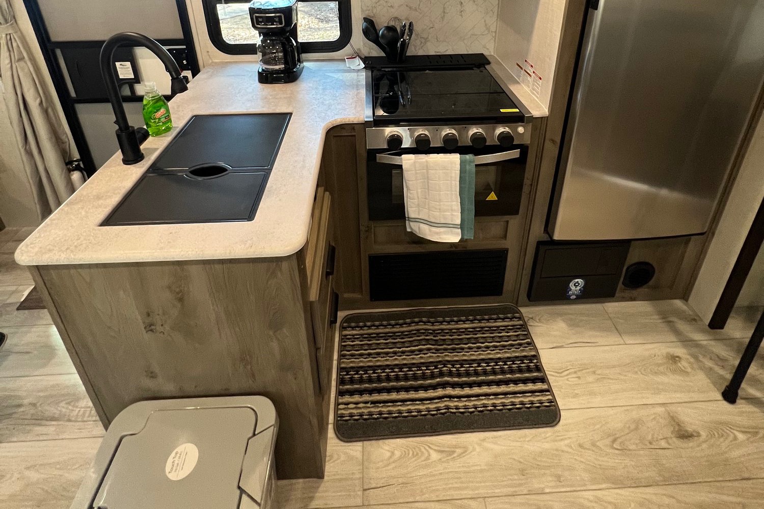 Forest River Surveyor Legend 246BHLE Travel Trailer