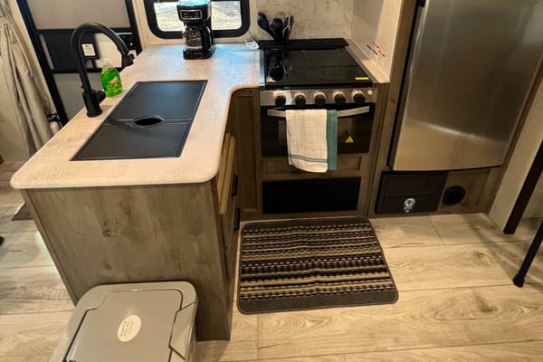 Forest River Surveyor Legend 246BHLE Travel Trailer
