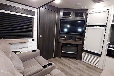 Fireside RV's 2021 Jayco White Hawk 27RB - LMI1125