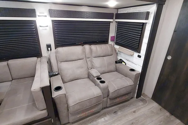 Fireside RV's 2021 Jayco White Hawk 27RB - LMI1125