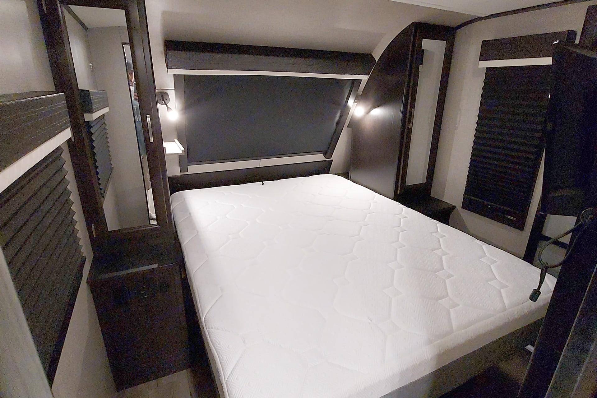 Fireside RV's 2021 Jayco White Hawk 27RB - LMI1125