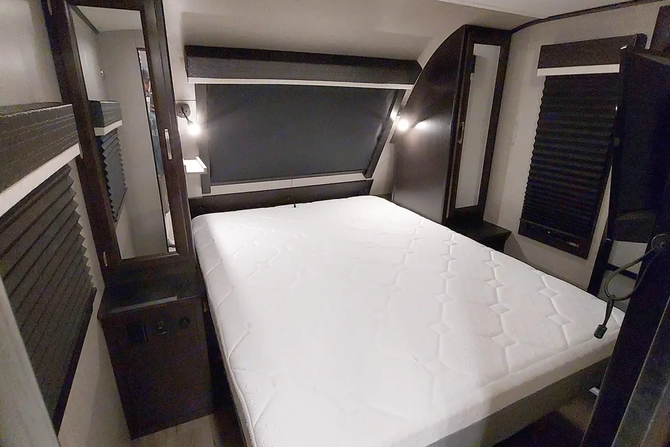 Fireside RV's 2021 Jayco White Hawk 27RB - LMI1125