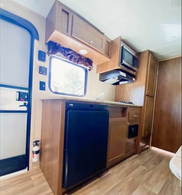 Apen Trail Adventures-Family Trailer *SUV towable*