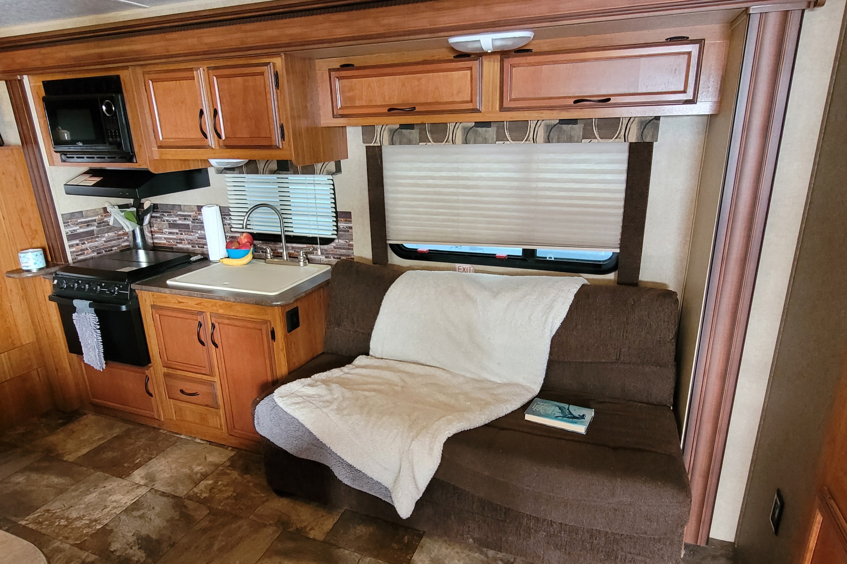 T&T's Starcraft Launch Ultralight Travel Trailer