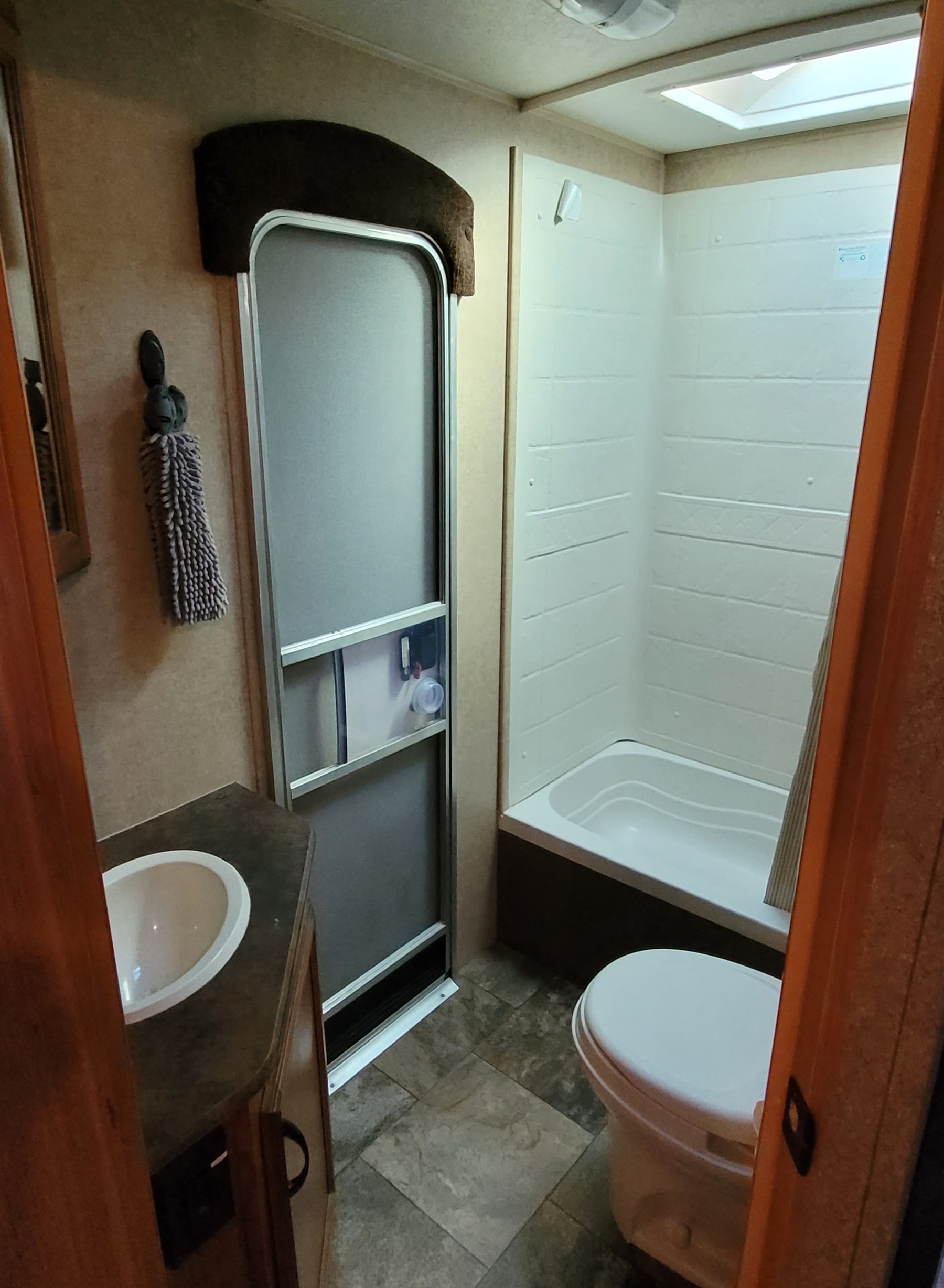 T&T's Starcraft Launch Ultralight Travel Trailer