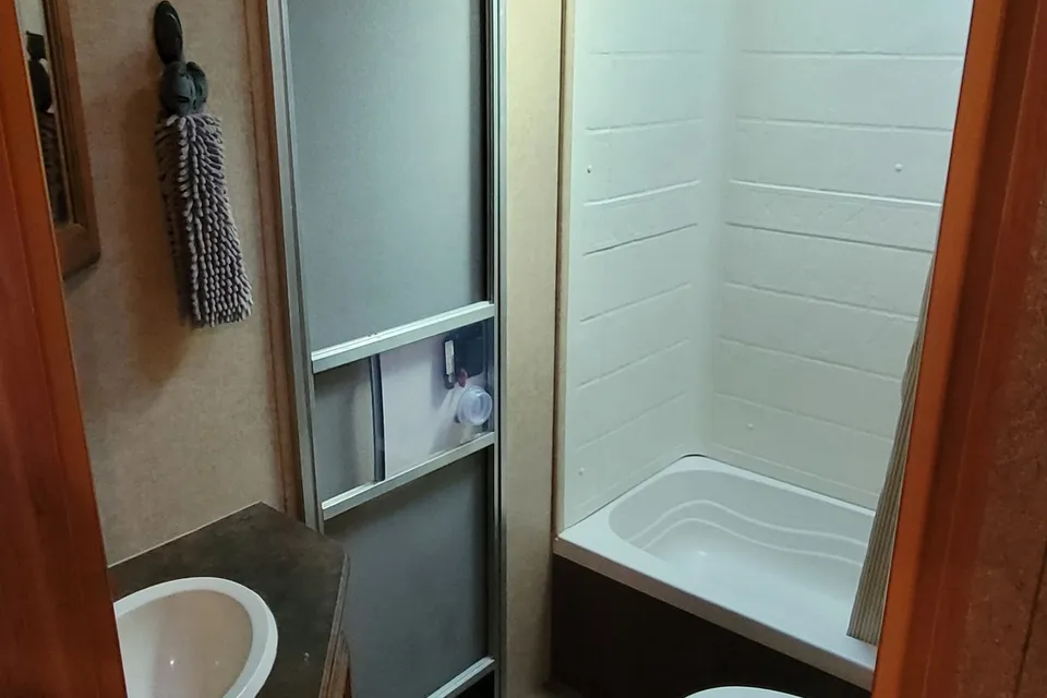T&T's Starcraft Launch Ultralight Travel Trailer