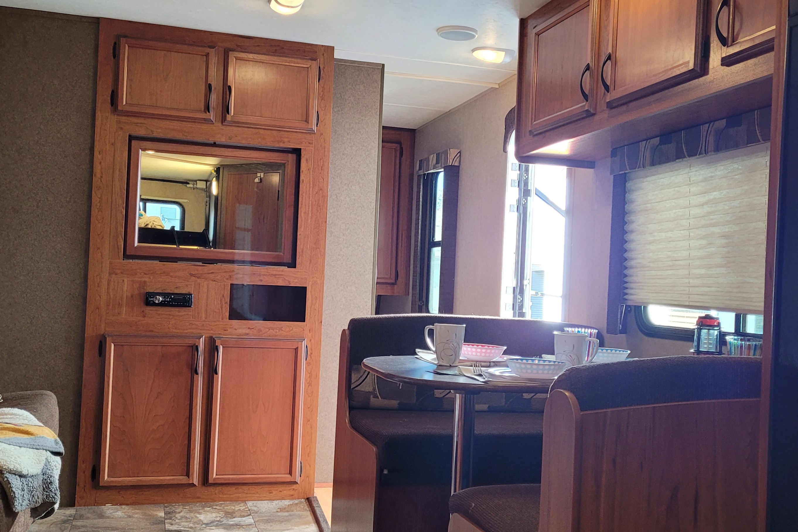 T&T's Starcraft Launch Ultralight Travel Trailer