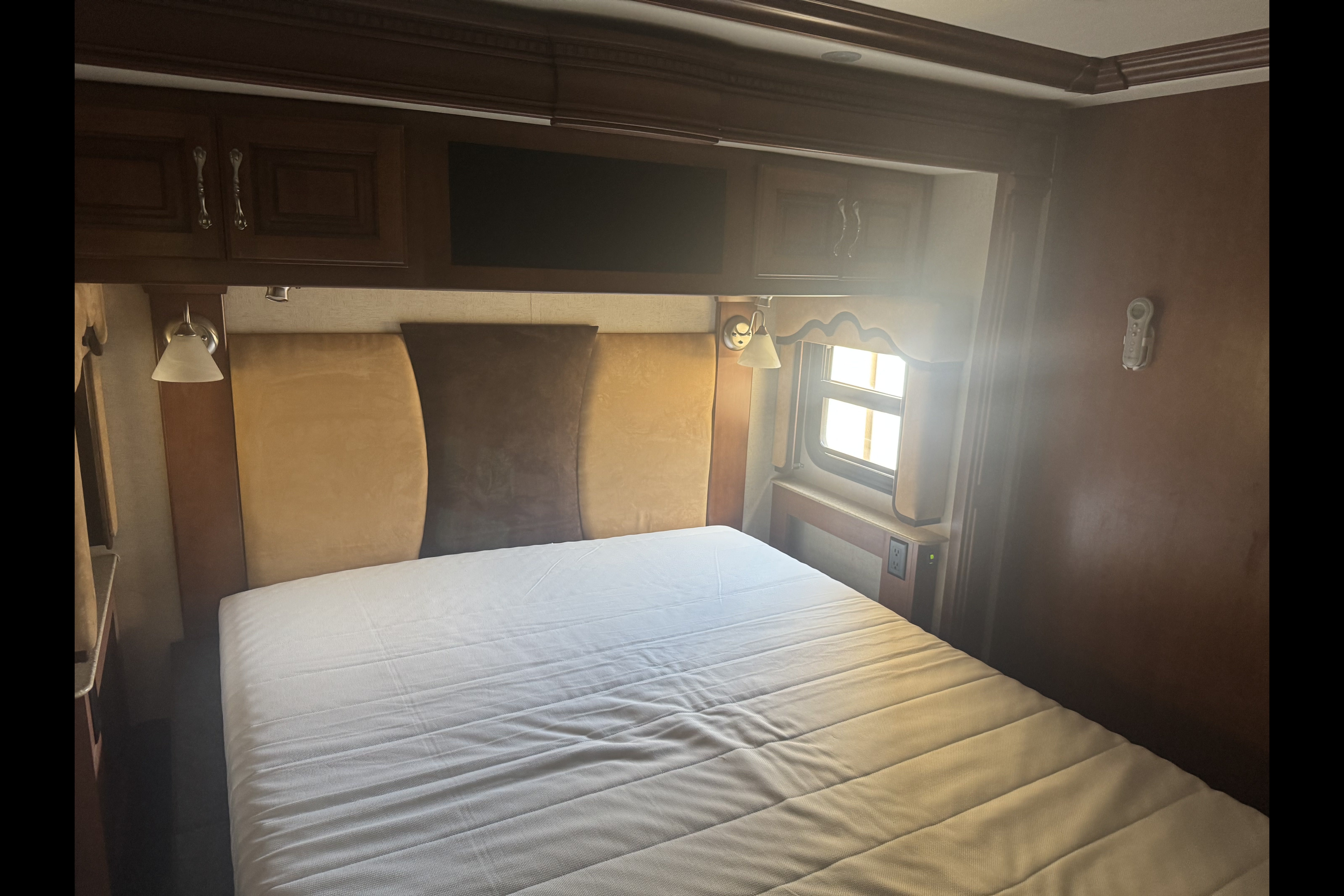2008 Newmar Mountain Aire 42