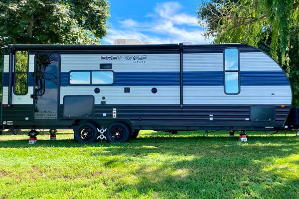 2023 Cherokee Grey Wolf 23MK
