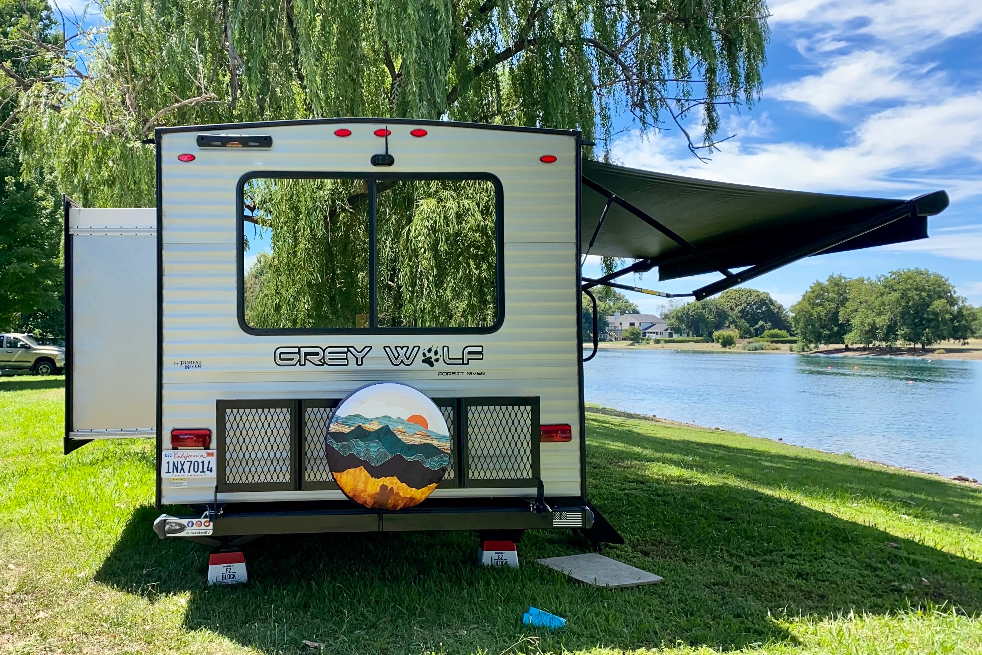 2023 Cherokee Grey Wolf 23MK
