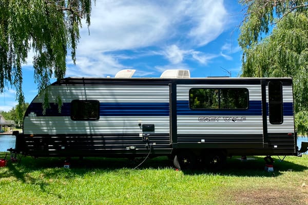2023 Cherokee Grey Wolf 23MK