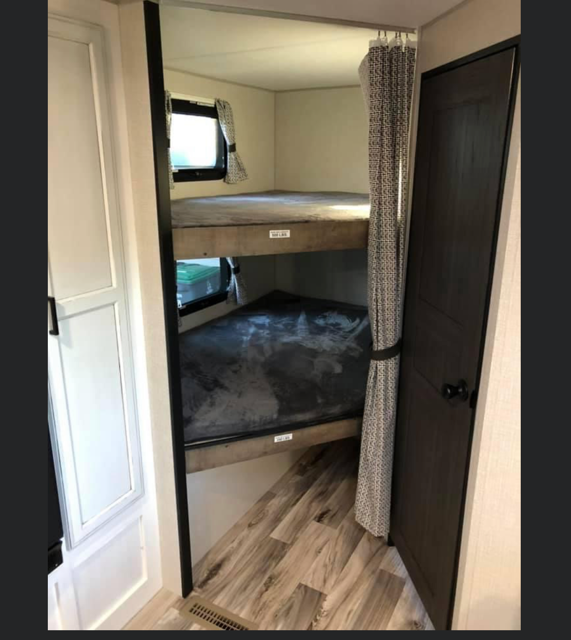 Jen's Sport Trek  270 VBH Travel Trailer