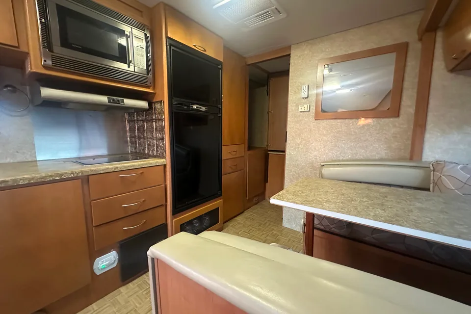 Jason's Dutchmen Dorado 24SB Class C