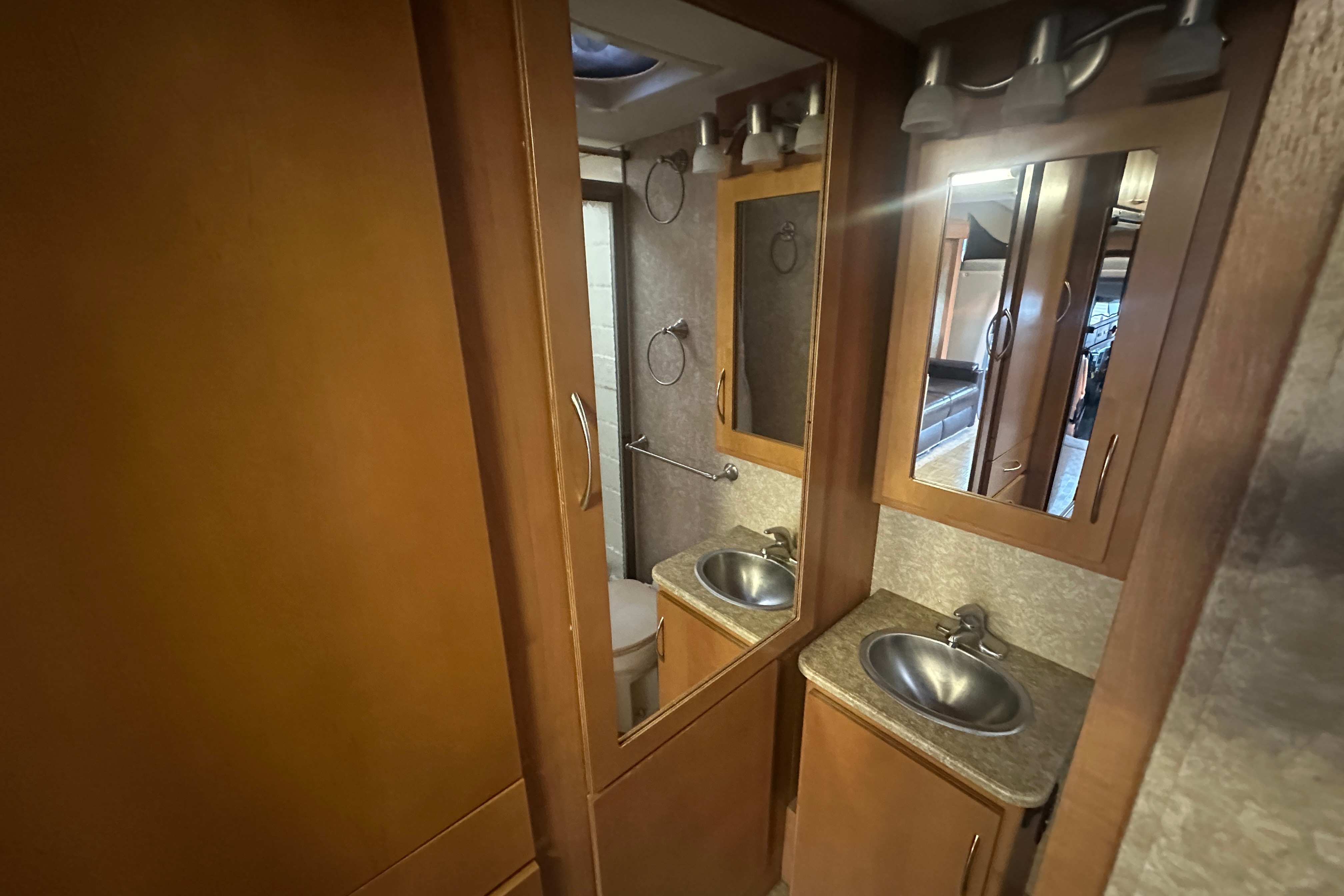 Jason's Dutchmen Dorado 24SB Class C