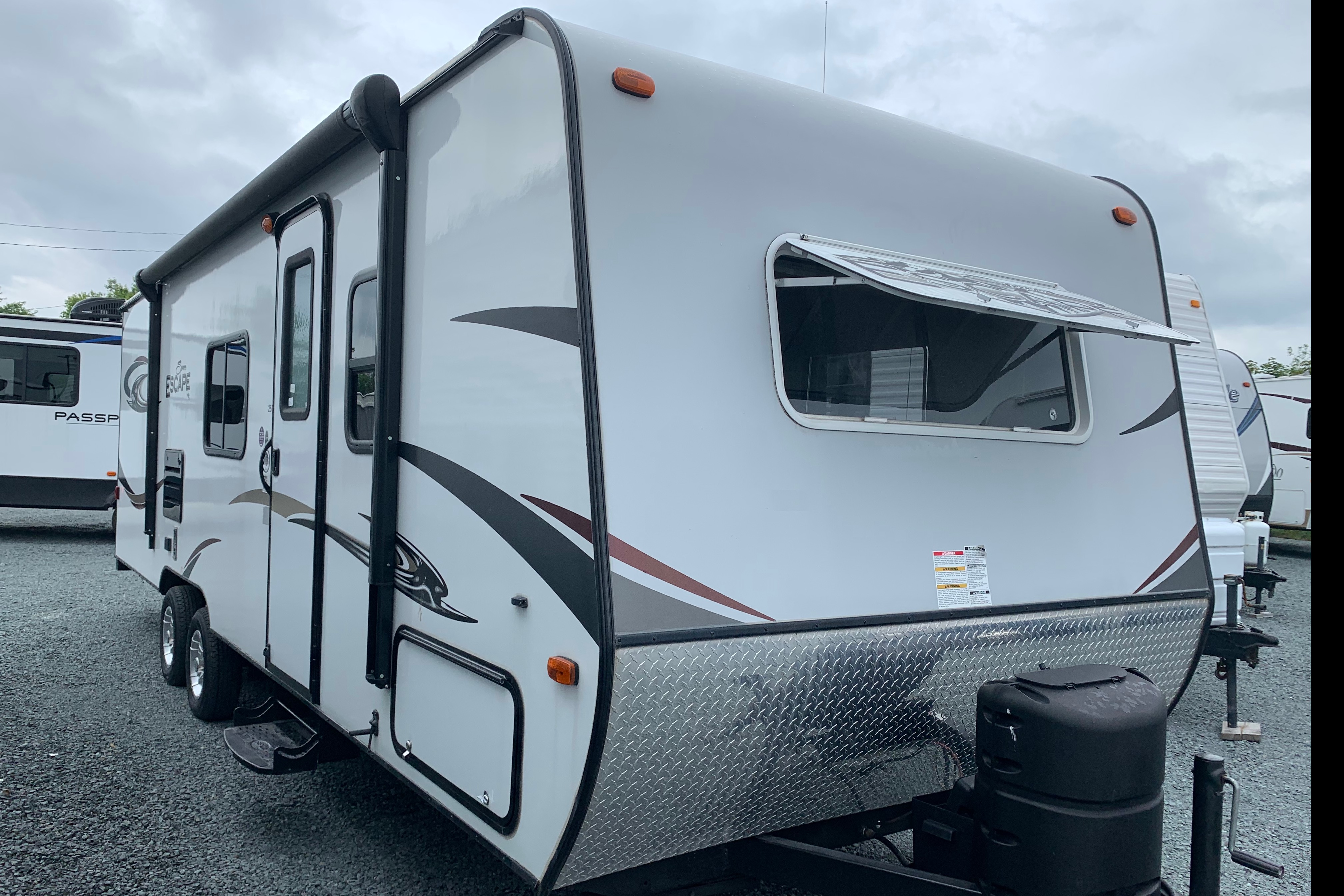 27’ VH Travel Trailer